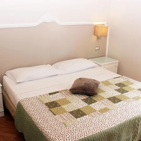 Grand Tour 4rooms 2* Napoli