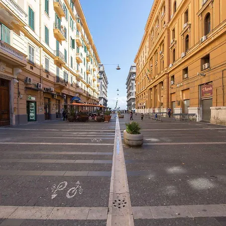 Grand Tour 4rooms Bed & Breakfast Napoli
